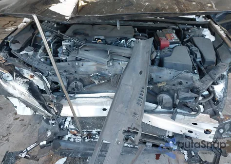 2021 Toyota Camry Le z USA, uszkodzony, nr VIN 4T1C11AK7MU560933